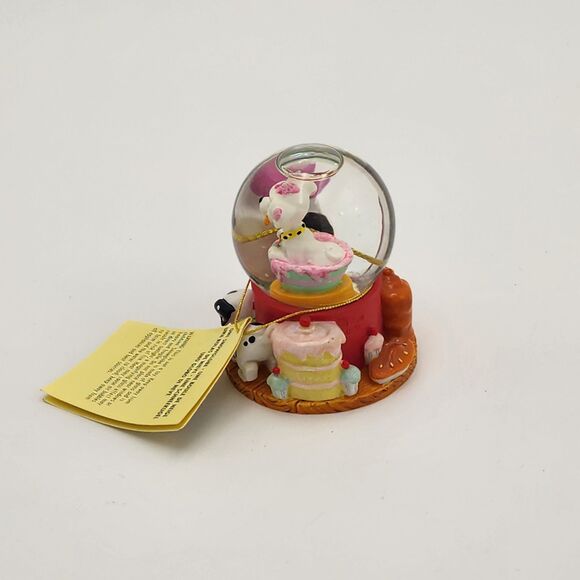 Disney Store 101 Dalmatians Sweet Treats Mini Snow Globe NWT - Picture 3 of 8